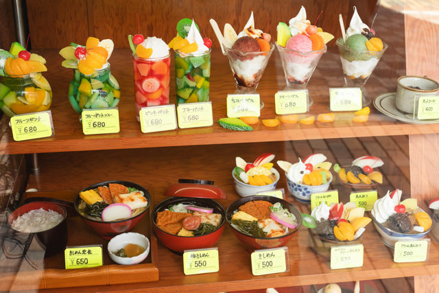 純喫茶がひしめく沼津の商店街