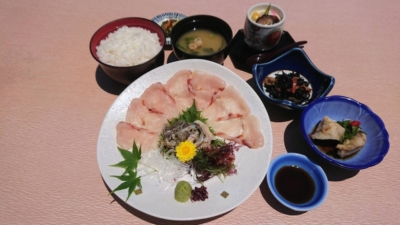 サイクリストが集うレストランで幻の高級魚に舌鼓「道の駅 多々羅しまなみ公園レストラン」(大三島)