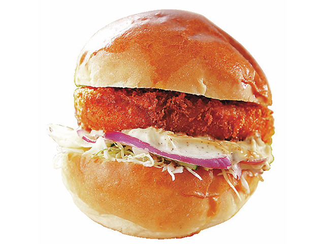 【ラスカ熱海のカフェ・レストラン】大きな窓で明るく開放的な店内「Bakery & Table」<2F>