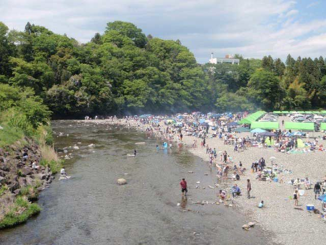 秋川渓谷 気軽なデイキャンプでバーベキューを楽しもう まっぷるトラベルガイド