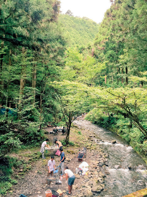 秋川渓谷 気軽なデイキャンプでバーベキューを楽しもう まっぷるトラベルガイド
