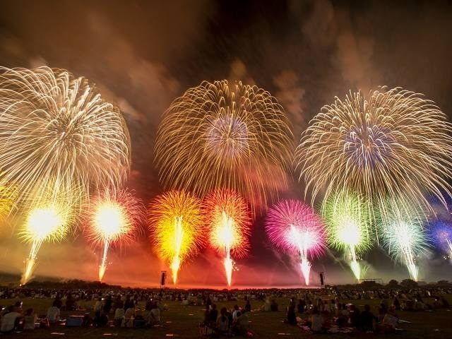 全国のおすすめ花火大会【2024年版】 打ち上げ数、開催日、人出など情報満載｜まっぷるウェブ