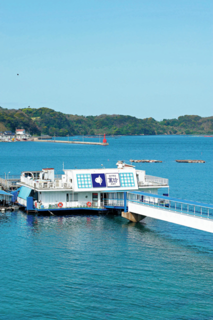 海に浮かぶ、イカしゅうまい発祥の店「海中魚処 萬坊」