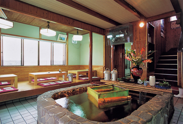 イカはもちろん、玄界灘の魚介が豊富「大和」