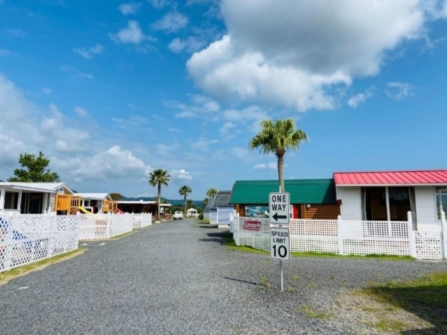 湖面に浮かぶ楽園 伊勢志摩エバーグレイズ で暮らすように過ごす夏 まっぷるトラベルガイド