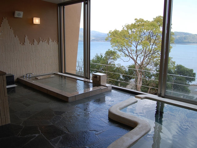 天然温泉 ペルラの湯舟の画像 4枚目