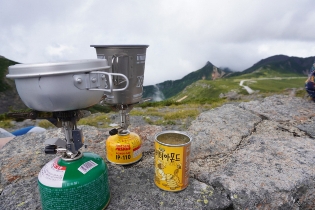 登山装備の軽量化を突き詰めよう 誰もが頷く 登山あるある まっぷるトラベルガイド