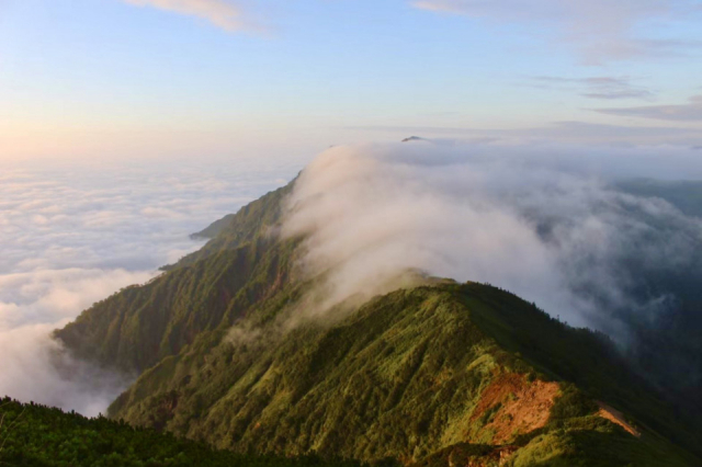 山の天気を学んで もしもに備えよう 誰もが頷く 登山あるある まっぷるトラベルガイド