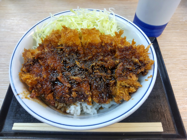 かつやのおすすめメニュー第３位：ソースカツ丼
