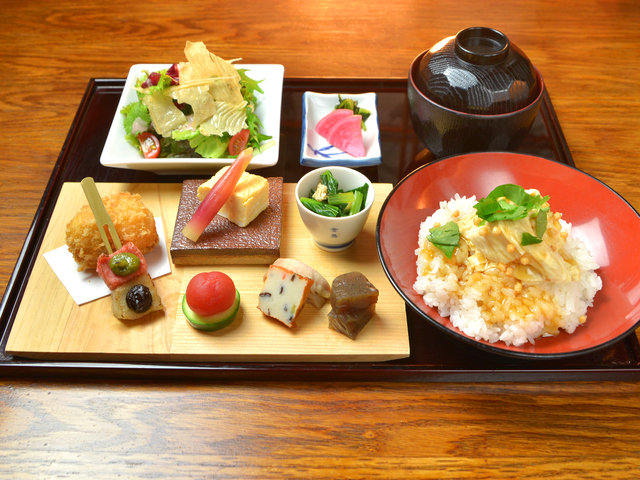 【東京 神楽坂・ディナー】神楽坂で夜を楽しめるとっておきのお店12選！神楽坂でディナーをするならどこがいい？