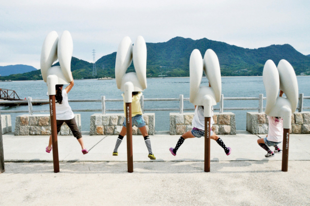 【夏の瀬戸内旅:2日目】世界が注目する”ラビットアイランド”でかわいいうさぎに癒やされる【大久野島】