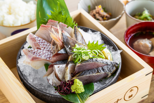 種類豊富な須崎自慢の鮮魚を須﨑のサカナ本舗で堪能 (須崎市)