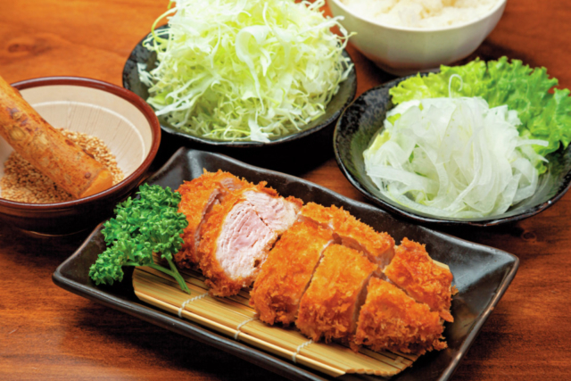 薄切り肉を重ねて揚げたやわらかいとんかつ「とんかつ専門店 とん」