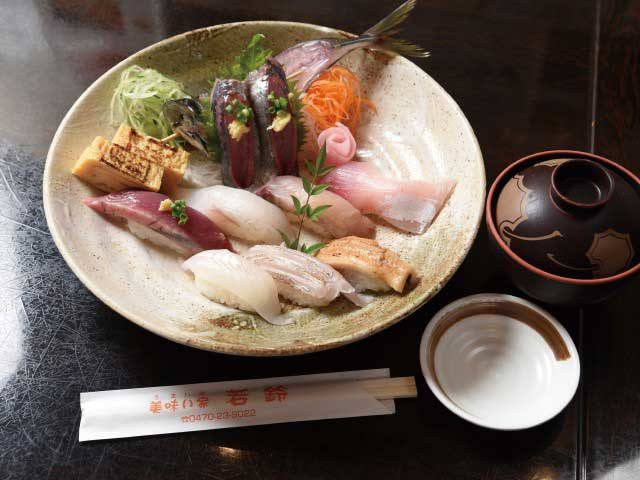 寿司で味わう獲れたての鮮魚「美味い家 若鈴」