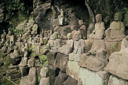 鋸山おすすめのコース④ 石窟にたたずむ石仏群「千五百羅漢」