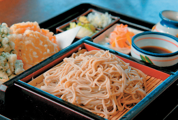 常陸秋そば発祥の地の食材がふんだんに「小町庵」