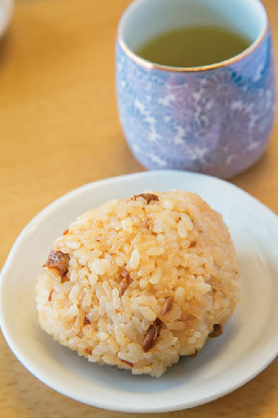 【真壁×グルメ】さめてもおいしいおふくろの味「たかはし」