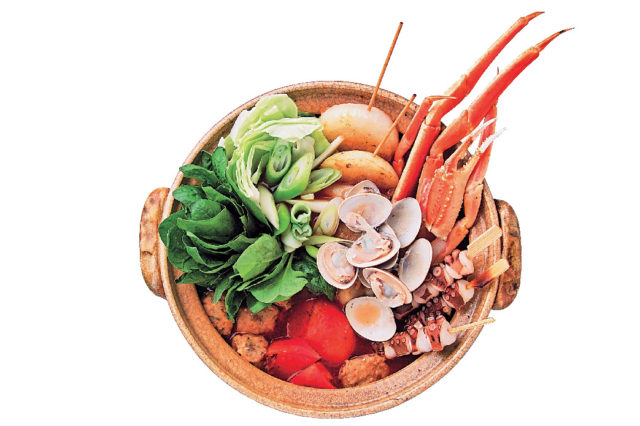 トマトと和風だしが相性抜群の鍋「漁夫料理 まるしち」