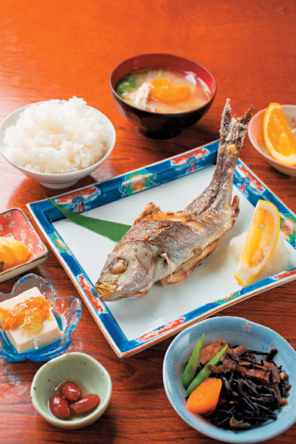 その時々の鮮魚で作る多彩な日替わりメニュー「おさかな処さわ」