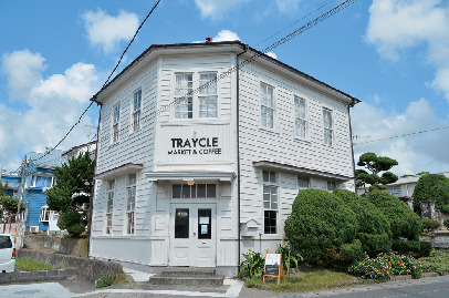 千葉の海沿いカフェ:海の町に佇む人気カフェ「TRAYCLE Market&Coffee」(館山)