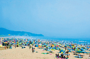 【千葉×海水浴場】童謡『月の沙漠』の舞台ともいわれる砂浜「御宿中央海水浴場」