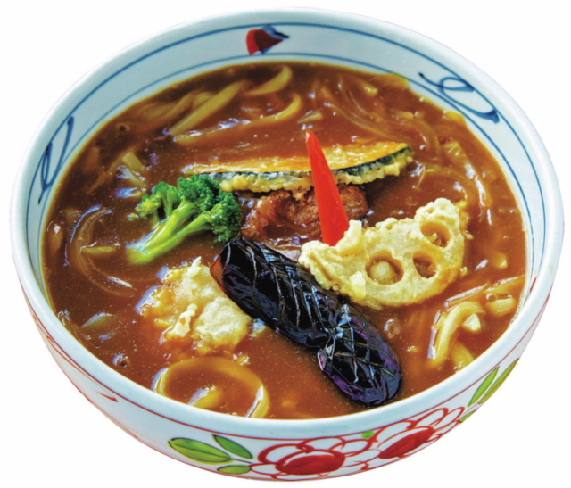 【茨城ご当地グルメ×七福カレーめん】調味料の配合にこだわりコクのあるカレーに仕上げている「手打そば処境屋」