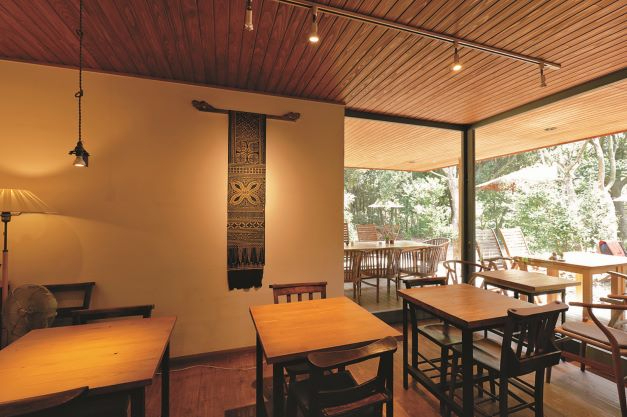 千葉の自然カフェ:森の中でくつろぐ「Cafe GROVE」(富津)