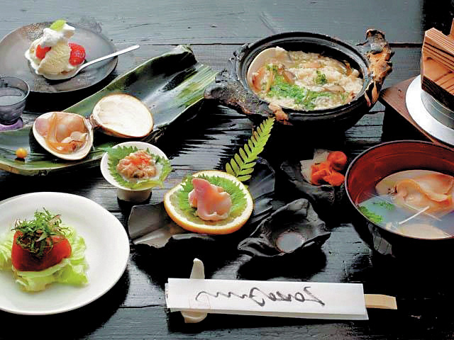 身の大きさで有名な鹿島灘産の絶品活はまぐり「はまぐり屋」