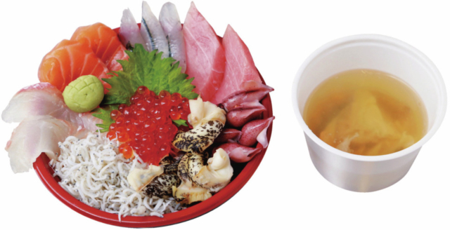 獲れたての新鮮魚介を道の駅で「あかつ水産」