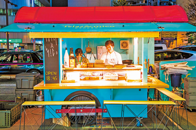 【博多の編集部おすすめの屋台③】テラスとミコー