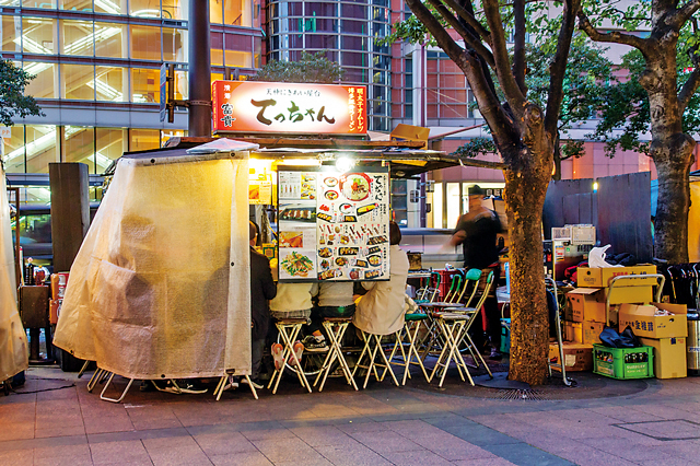 【博多の天神・渡辺通りの屋台④】てっちゃん