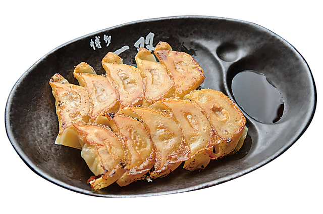 ランチタイムは行列必至「博多一双 博多駅東本店」