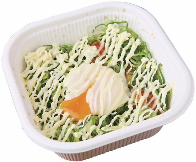 ネギと半熟玉子がからみ合う!「くれおーる道頓堀店」