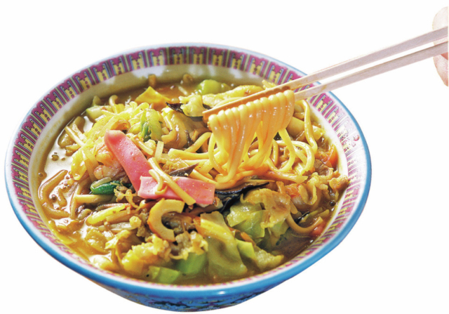 【長崎のちゃんぽん&皿うどん】スパイスが絶妙! みんな大好きカレー味「満福」