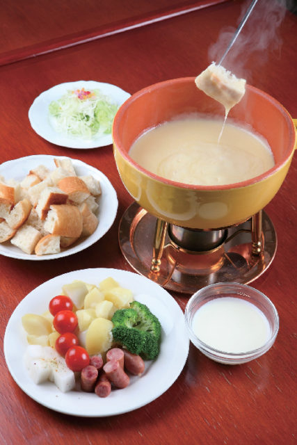 蒜山高原の絶景が見渡せるレストラン「ひるぜんジャージーランド」