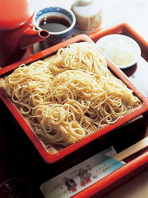 黄色いそばが自慢の老舗「蕎麦處 ふじや」