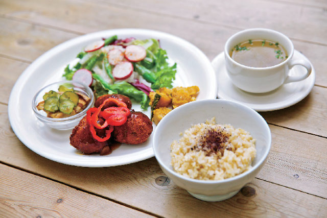 Modernark pharm cafe