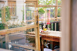 Modernark pharm cafe