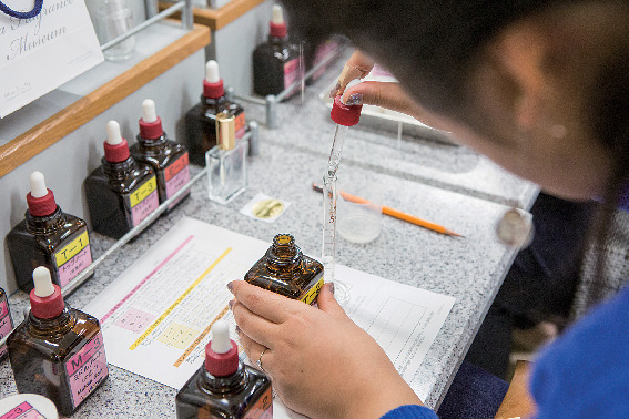 ココでしたいこと! 世界でひとつのマイ香水作り