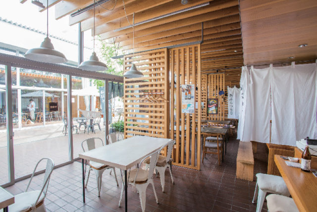 【油津商店街×注目1】バラエティーに富んだグルメが一堂に「あぶらつ食堂」