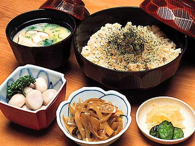 上品なだしで炊き上げる絶品かやくご飯「大黒 」