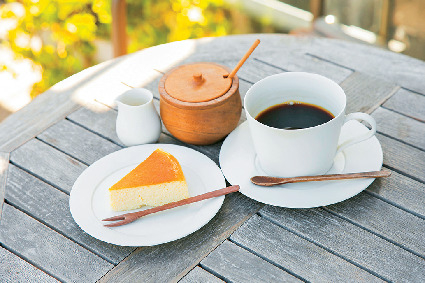 【大阪×水辺のカフェダイニング】川床でゆったり味わうていねいに淹れたコーヒー「MOTO COFFEE」