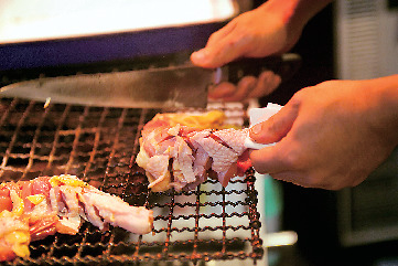 【宮崎・鶏の炭火焼】丸万焼鳥 本店