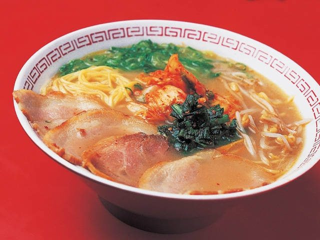 24時間営業だから夜遅もシメの一杯もOK!「金龍ラーメン 道頓堀店」