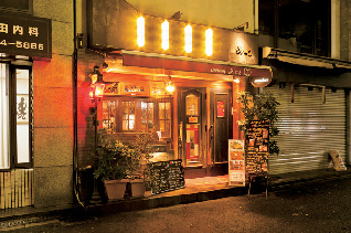 【大阪・ミナミの三大飲み屋街×ウラナンバ】シェフのこだわりと腕が冴えるうまい料理と酒でおもてなし「DININGあじと」