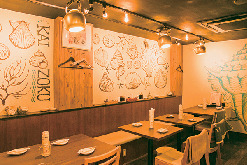 【大阪・ミナミの三大飲み屋街×座ウラ】貝好きにはたまらない! 磯の香り漂う貝料理専門店「牡蠣とかはまぐりとか 貝賊」