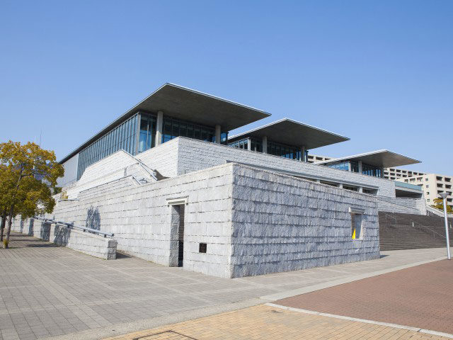 兵庫県立美術館「芸術の館」