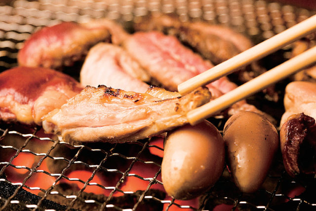 【大阪・ミナミの三大飲み屋街×東心斎橋】自分好みの焼き加減で食べる絶品焼き鳥「焼き鳥Dining ハマー」