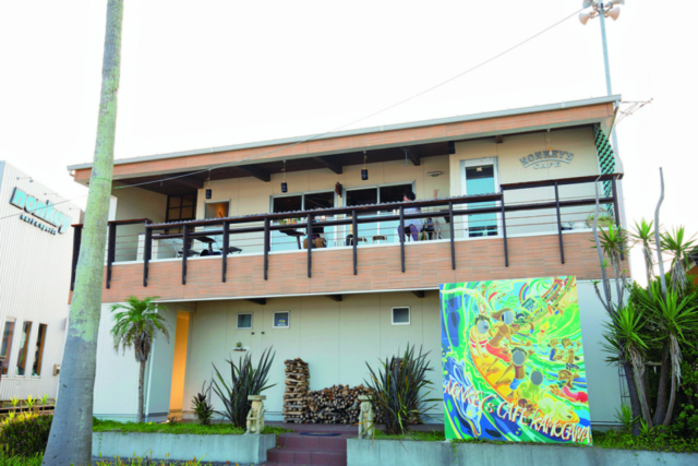 千葉の海沿いカフェ:サーフショップが営む海辺のカフェ「nonkey's cafe」(鴨川)