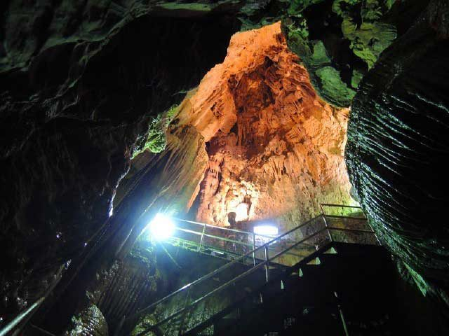 【新見×観光】奇岩が織り成す幻想の世界「井倉洞」